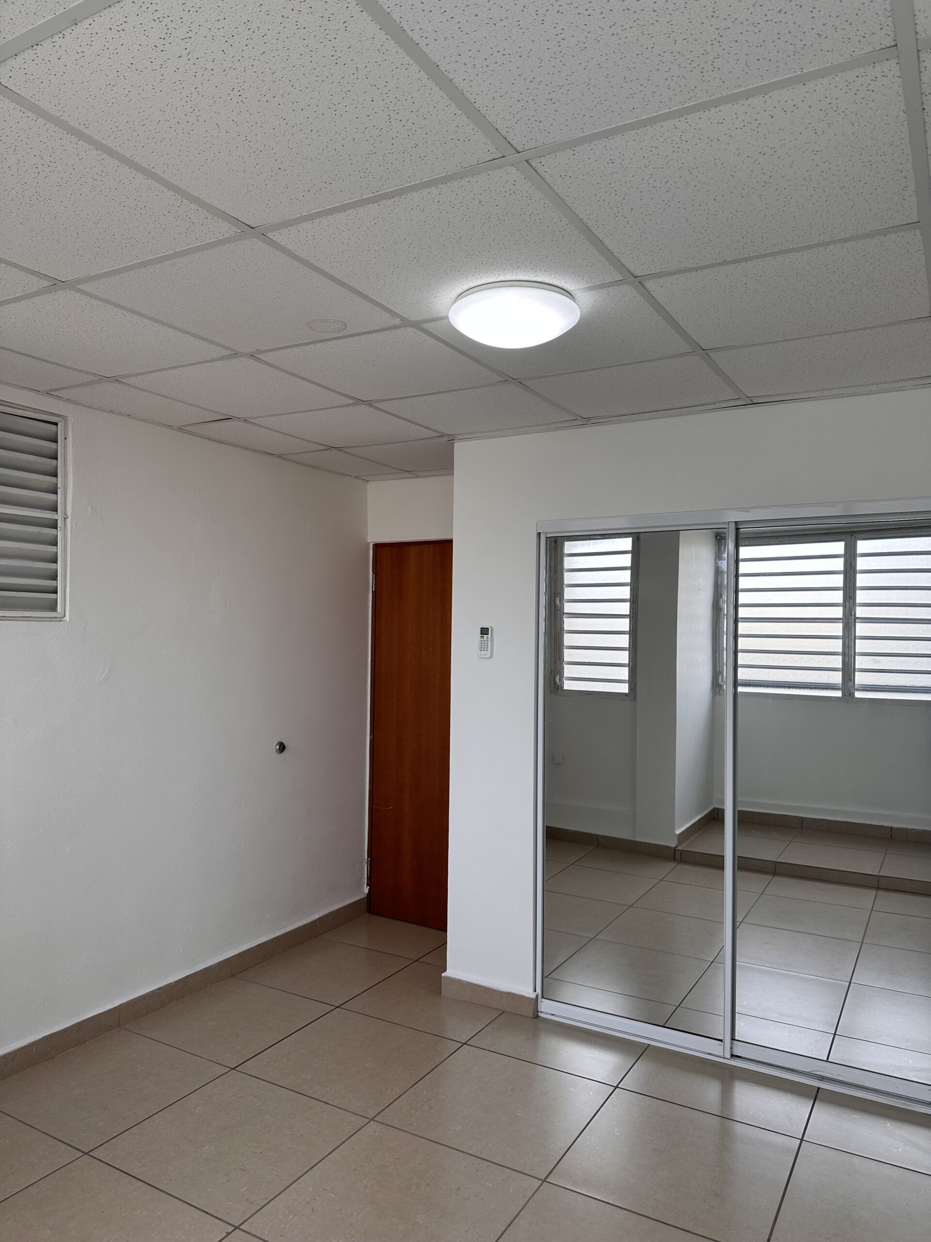 Habitacion (1) Apto#18 C11 (1)